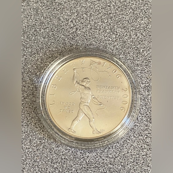 Commemorative Kite Flying Silver Coin with Display Case - Picture 12 of 12